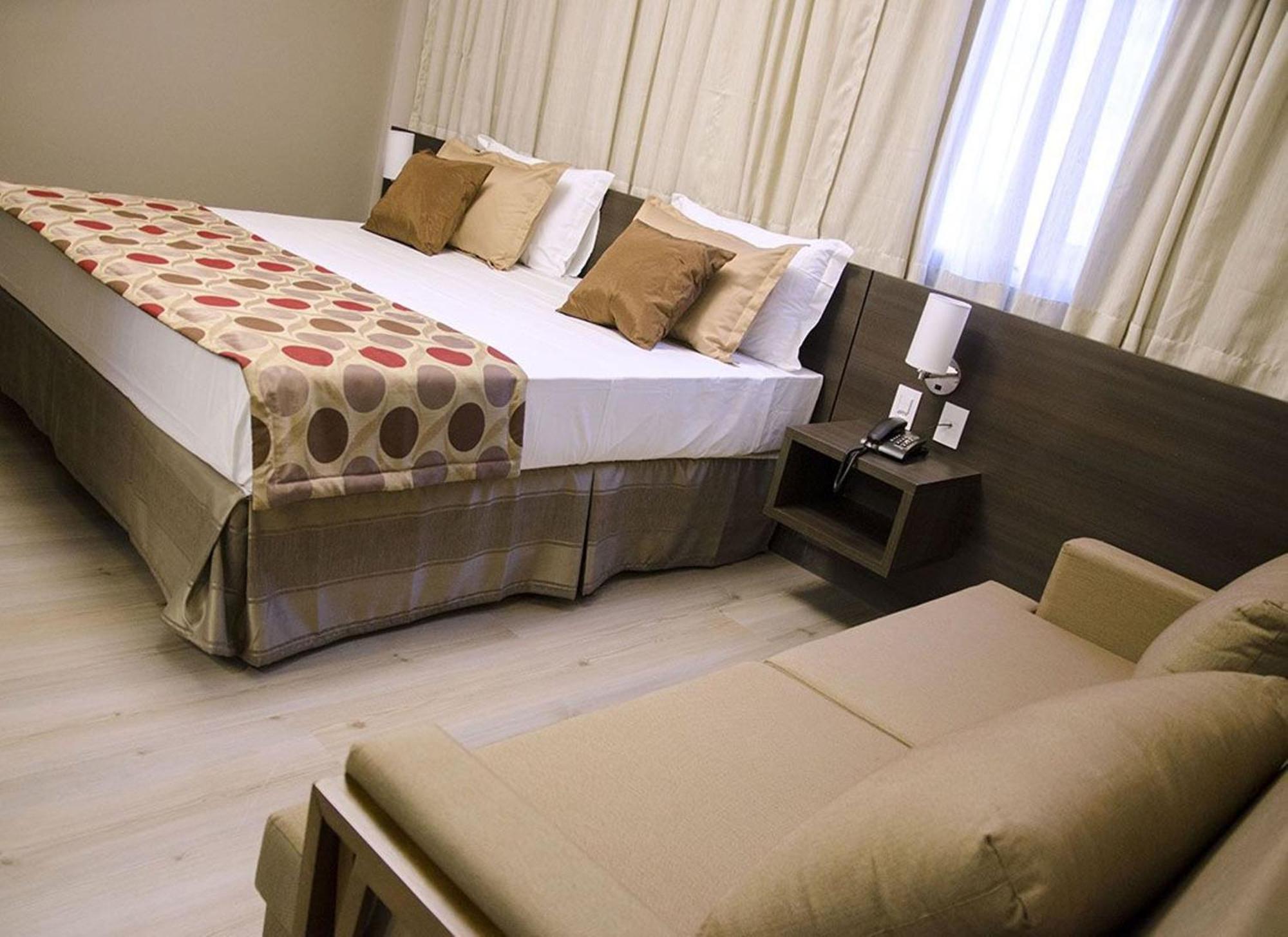 Class Hotel